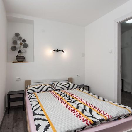 Apartment Retiro Пула Экстерьер фото